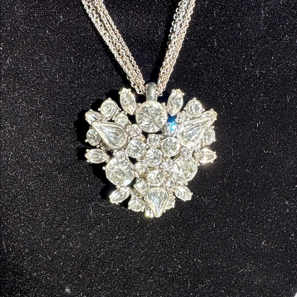 Banana Republic Rhinestone necklace - Picture 2 of 6